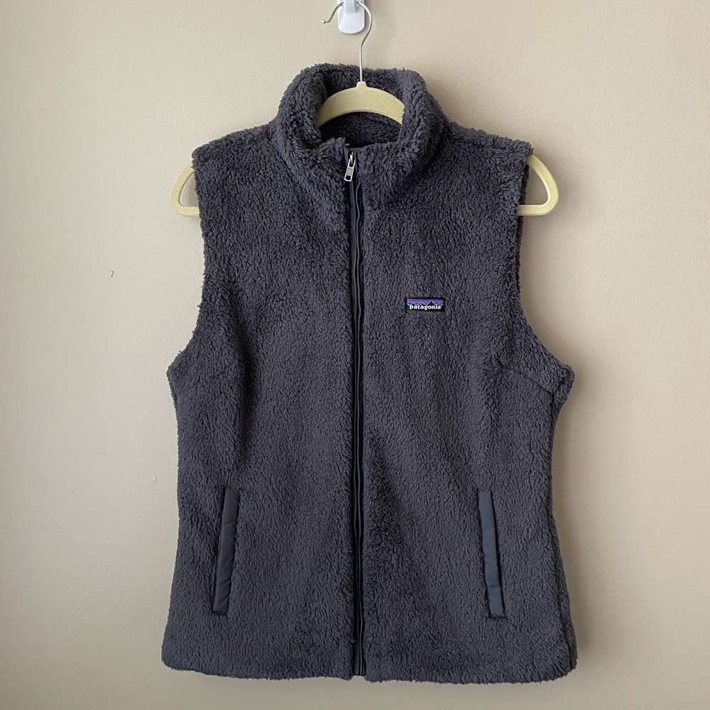 NWOT Patagonia XL Los Gatos zip up vest. Gray, fuzzy and warm vest.